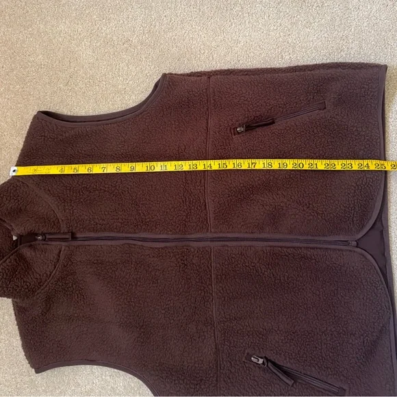 Women’s Brown Zip-Front Sherpa Fleece Vest - Picture 5 of 5
